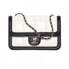 香奈儿CHANEL 早春度假系列 迷你口盖包